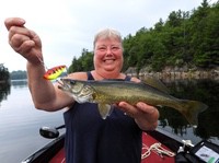 Cheryl_Peters_walleye