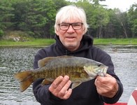 Mike_Peters_bass